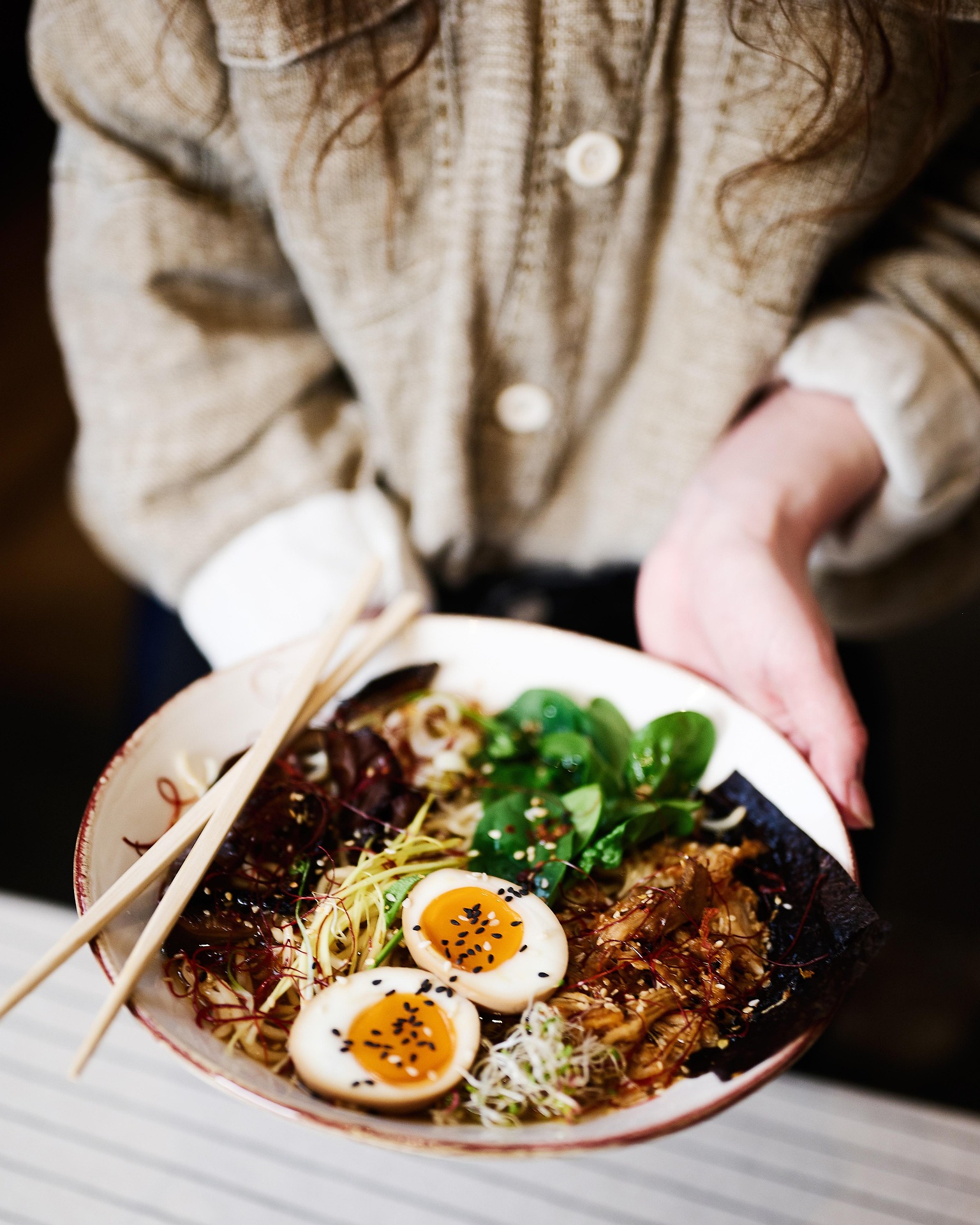 A bowl of ramen noodles